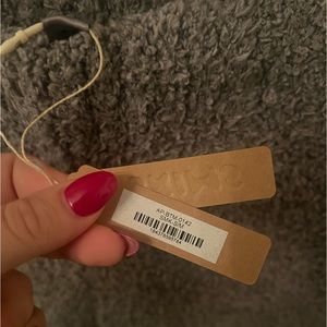 Never-worn Skims Gray Knit/Fuzzy Pants. Size S/M with tags. Great deal!